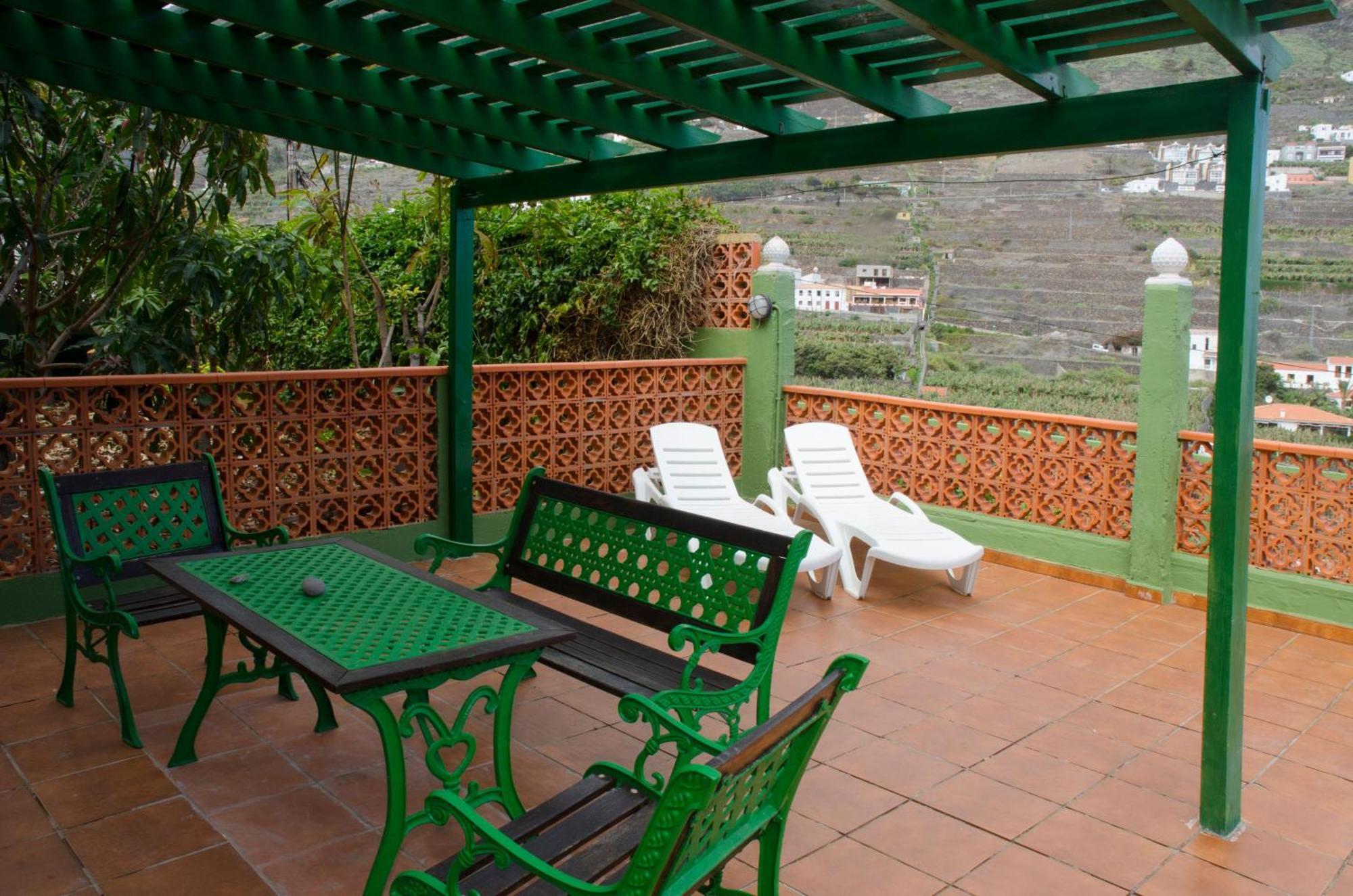 Ferienhaus Haus Mit Schoener Terrasse Und Zwei Schlafzimmer *